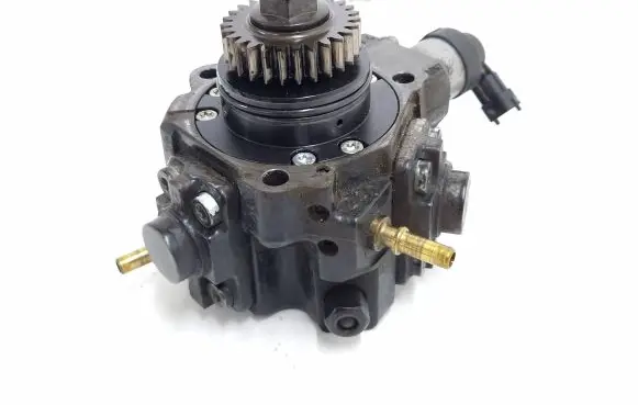 Renault Espace V (RFC) Fuel injection high pressure pump 167008960R 6252325 0445010404