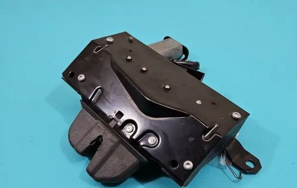 Volkswagen Phaeton Tailgate/trunk/boot lock/catch/latch 3D5827501 IMPRK1473718