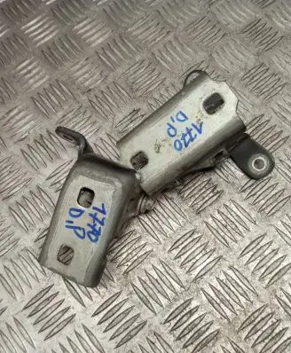 Opel Insignia A Front door upper hinge