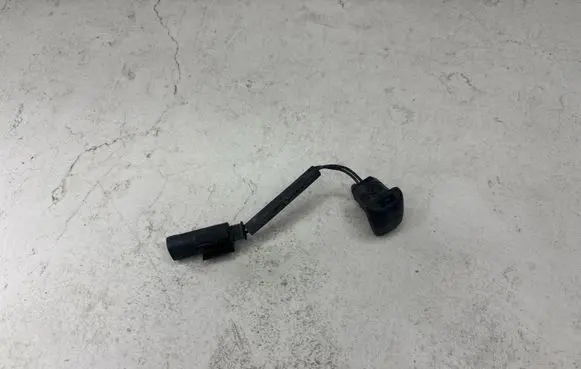 BMW 5 E60 E61 Windshield washer spray nozzle 7132969