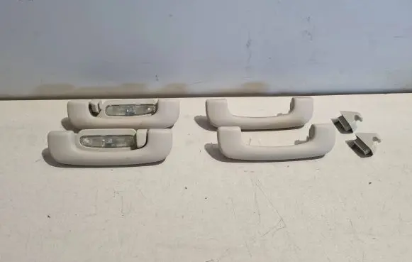 Jeep Grand Cherokee A set of handles for the ceiling 1RV73TRMAB