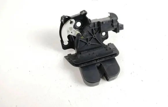 Audi A4 S4 B7 8E 8H Tailgate/trunk/boot lock/catch/latch 8E9827520A