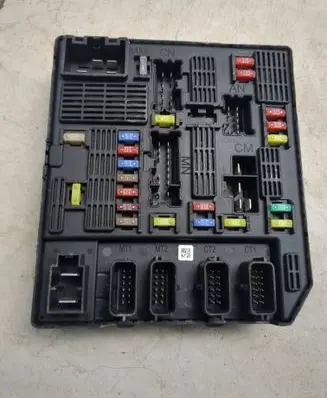 Renault Scenic III - Grand scenic III Fuse module 284B62342R 0231092700267