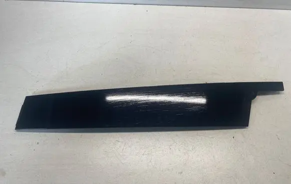 Front door glass trim molding