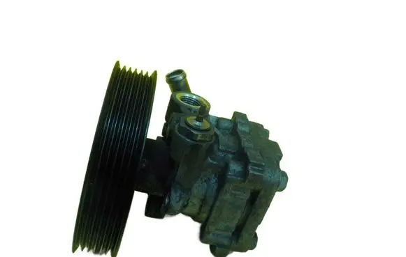 Suzuki Grand Vitara II Power steering pump J24B
