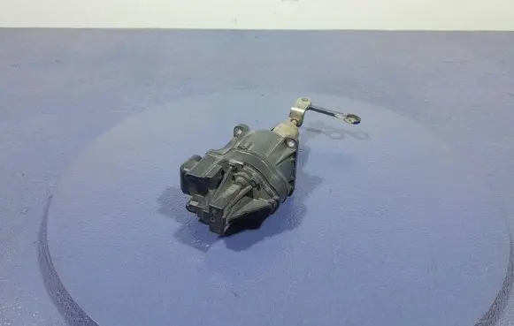 BMW M5 Turbo system vacuum part 8420450004