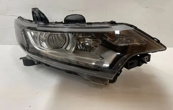 Mitsubishi Outlander Headlight/headlamp 8301C854