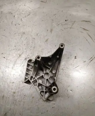 Volkswagen Touran I Engine mounting bracket 03g199207g