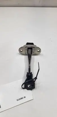 Nissan Leaf I (ZE0) Rear door check strap stopper