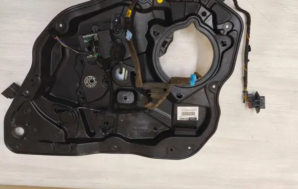 Volvo XC70 Rear window lifting mechanism without motor 913951 913964 964291
