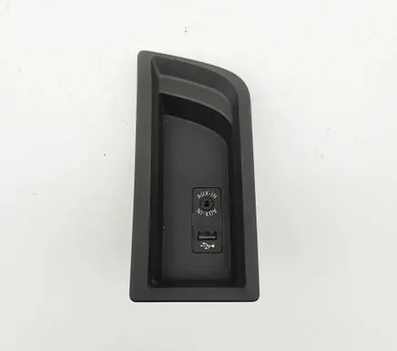 BMW 4 F32 F33 AUX in-socket connector 9207358 105026813