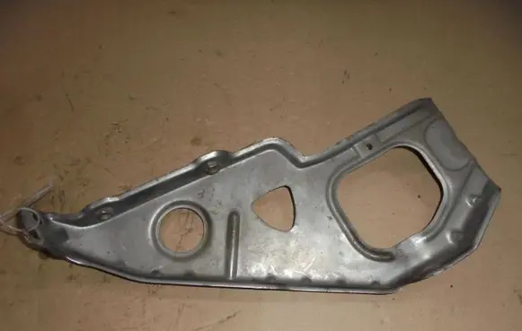 Maserati GranSport Headlight/headlamp mounting bracket