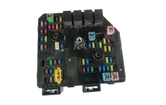 Chevrolet Captiva Fuse module 95903657 3657U