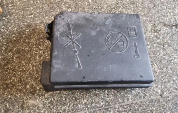 Buick Encore I Fuse box cover 42624876