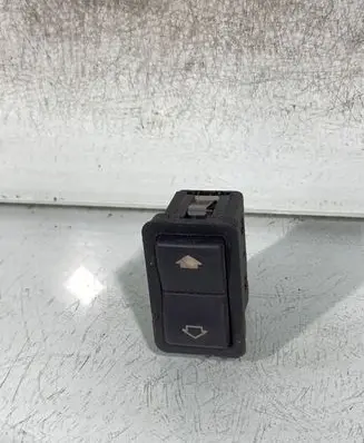 BMW 5 E39 Electric window control switch 8368974