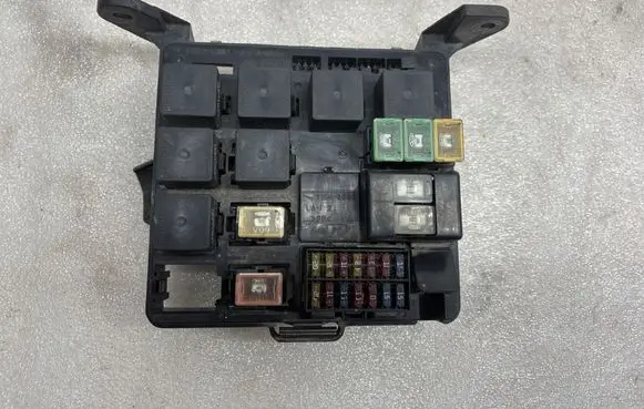 Opel Frontera B Fuse box set 71542568