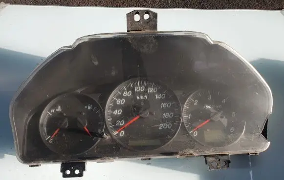 Mazda MPV Speedometer (instrument cluster) LD6355430 1575107500