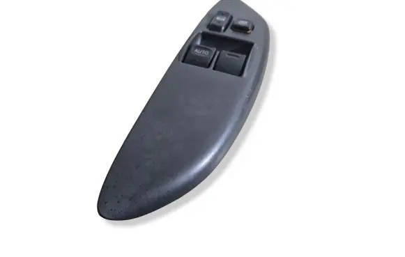 Toyota Yaris Electric window control switch 0115F4D