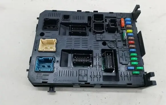 Peugeot 5008 Fuse box set 9664059080
