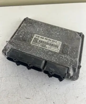 Skoda Fabia Mk2 (5J) Engine control unit/module 03E906023B 5WP4041204