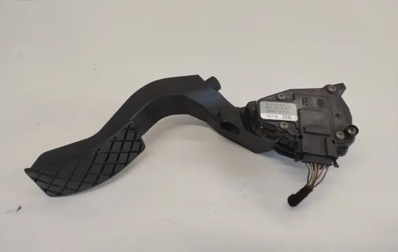 Skoda Superb B5 (3U) Accelerator throttle pedal 8D1721523F 00837603
