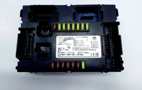 Jeep Compass Fuse module P68634788AD 28843506