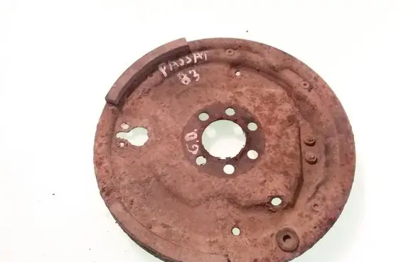 Volkswagen PASSAT B3 Rear brake disc plate dust cover 