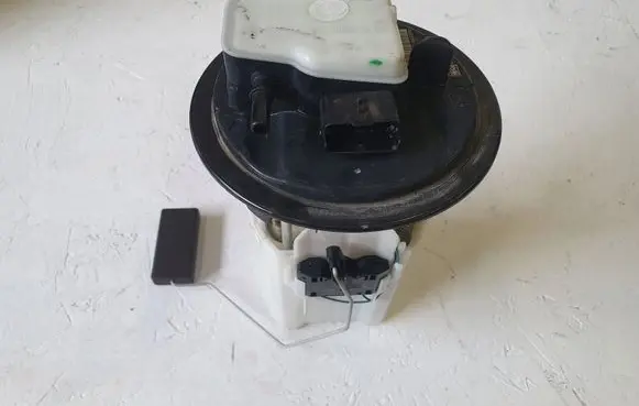 Citroen C4 Cactus In-tank fuel pump 9813573780