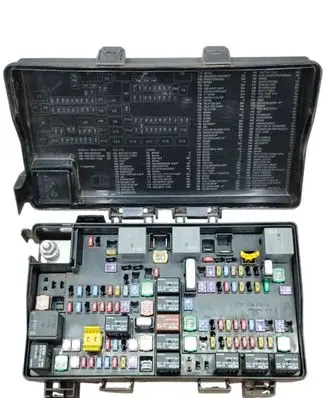 Jeep Grand Cherokee Fuse box set P68251626AB 68251626AB 68251626AD