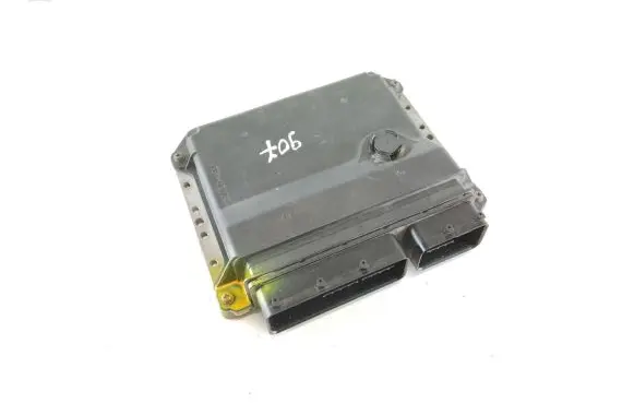 Toyota Avensis T270 Engine control unit/module 8966105E20 MB2753003931