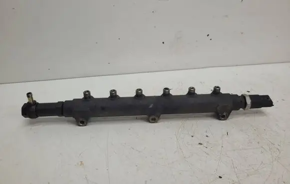 Volvo V70 Fuel main line pipe 8658252 0445215010 0012121