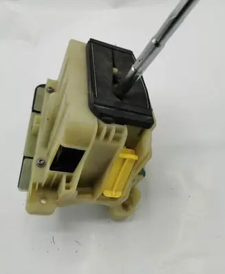 Mercedes-Benz C W204 Gear shifter/selector A2042677524 A2042677524Q08