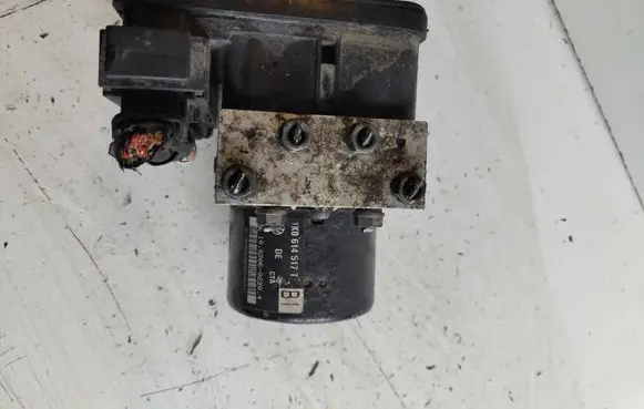 Volkswagen Touran I ABS Pump 1K0907379AA 00005305G1 10096003603