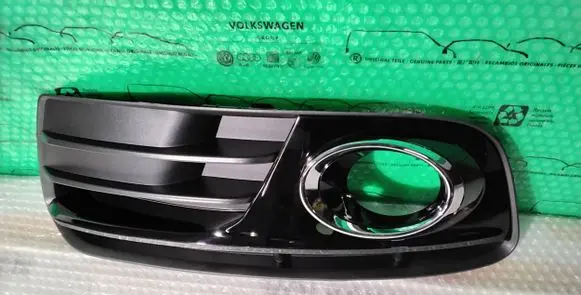 Audi Q5 SQ5 Front fog light trim/grill 8R0807681M 8R0807681
