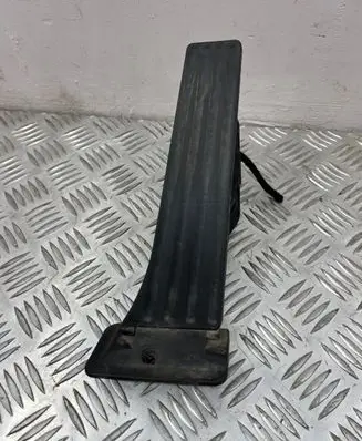 BMW 2 F46 Accelerator throttle pedal 214907