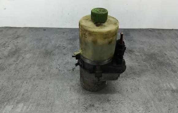Volkswagen Polo IV 9N3 Power steering pump
