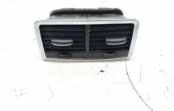 Rear air vent grill