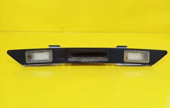 Audi A6 S6 C6 4F Trunk door license plate light bar 8E0827657D 8E0827657E