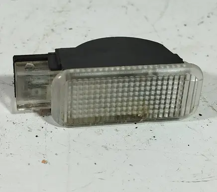 Volkswagen PASSAT B5 Other interior light 094741