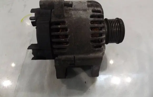 Nissan NV200 Generator/alternator 8200667608A