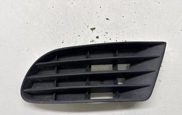 Volkswagen Golf Plus Front bumper lower grill 5M0853666