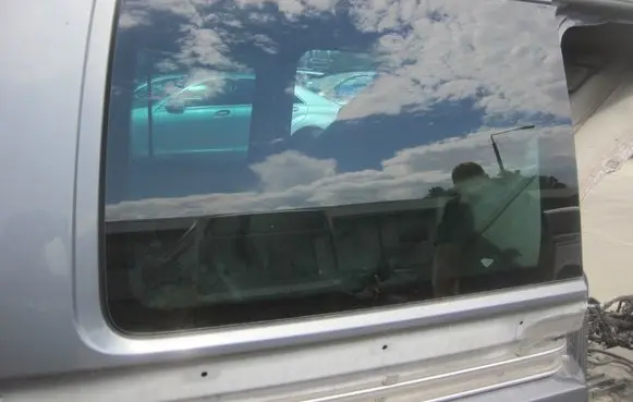 Volkswagen Multivan T6 Rear side window