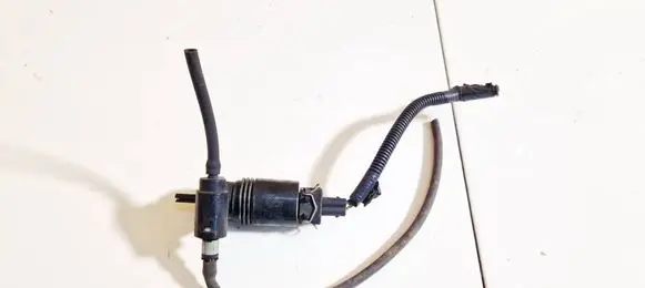 Nissan Note (E11) Windscreen/windshield washer pump 070824b 30097889120