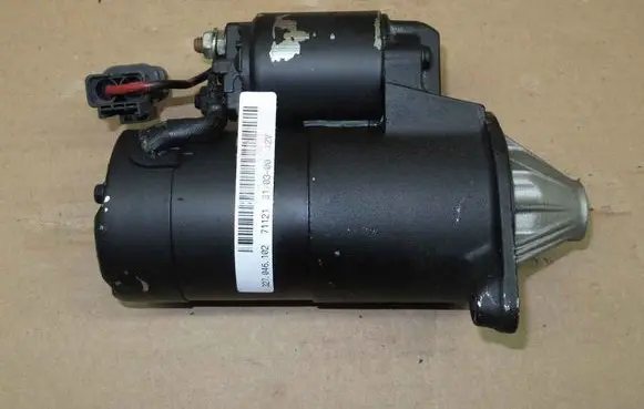 Nissan Sunny Starter motor 327046102I