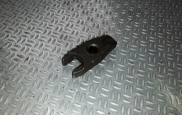 Peugeot 406 Fuel Injector clamp holder