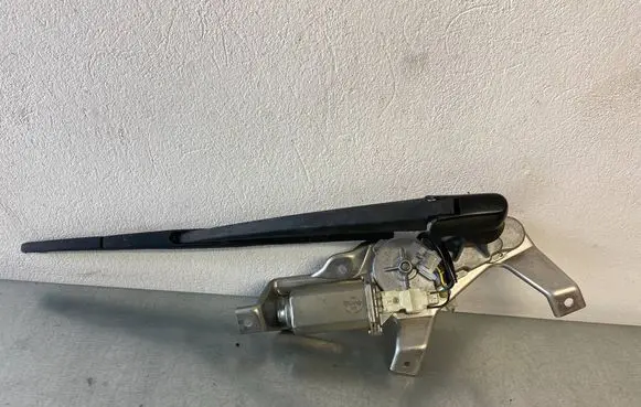 Subaru Legacy Rear window wiper motor 967