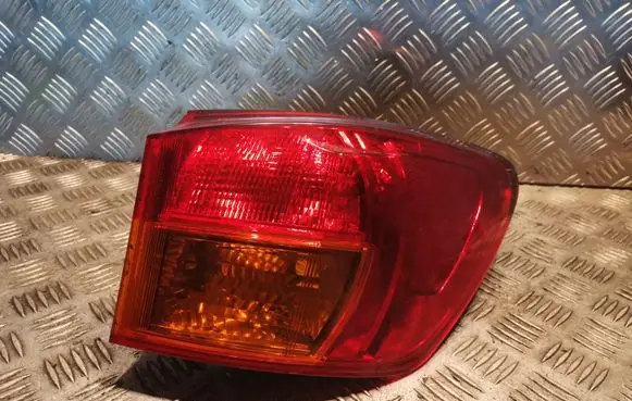 Lexus IS 220D-250-350 Rear/tail lights