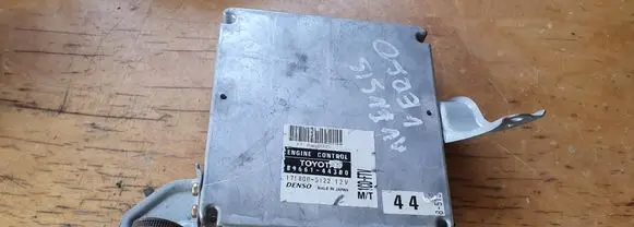Toyota Avensis Verso Engine control unit/module 8966144300 1758005122