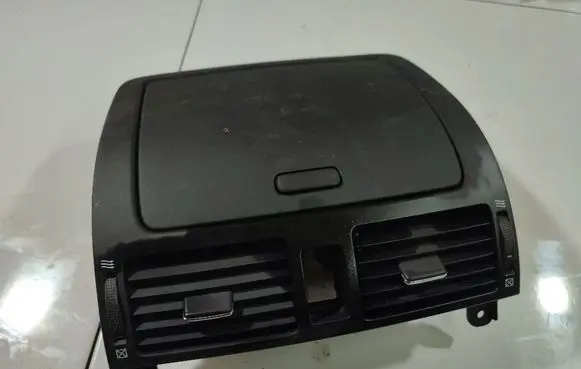 Glove box
