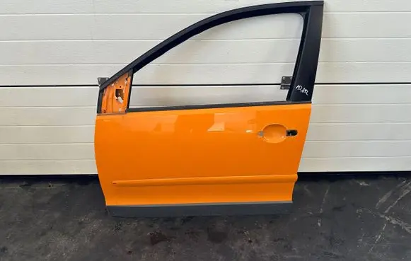 Volkswagen Cross Polo Front door